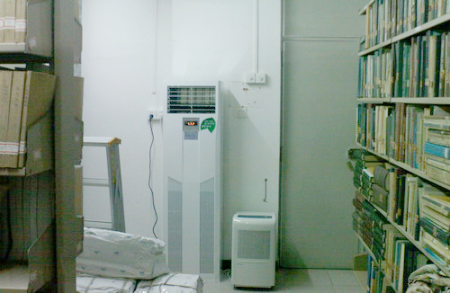 圖書館內(nèi)的除濕機及空氣凈化器